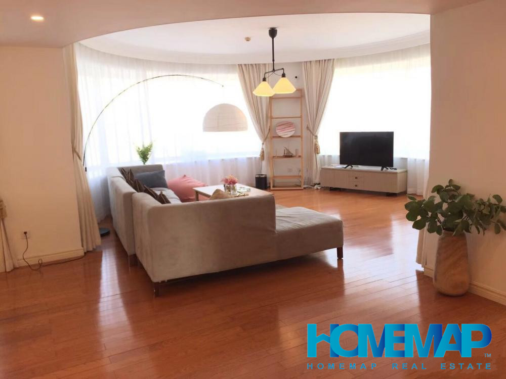 Lujiazui 3br flat in Skyline Mansion for rent