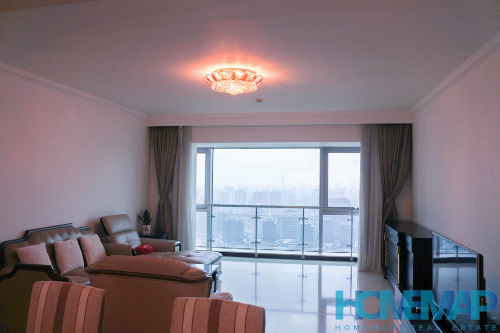 Top Floor 3 Brs with Magnificent Bund View in Lujiazui